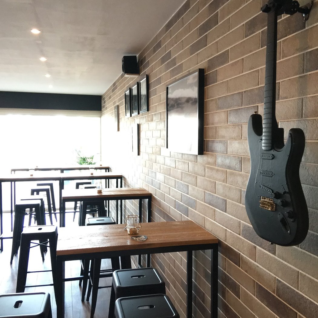 Rosny's Rockin' Bar 2